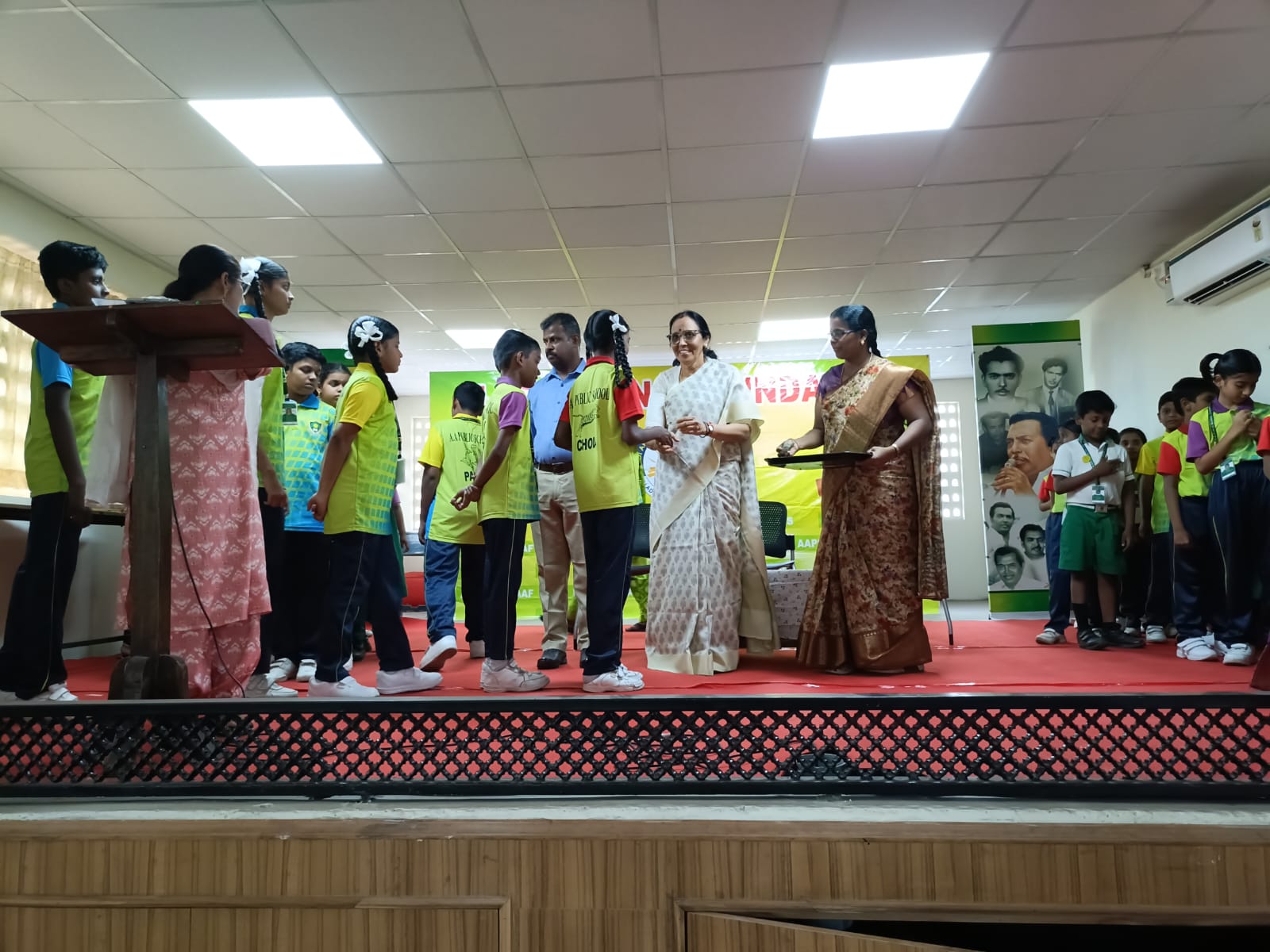 Investor-Ceremony